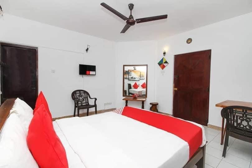 Oyo 459 Barasti Beach Resort Kalutara Buitenkant foto