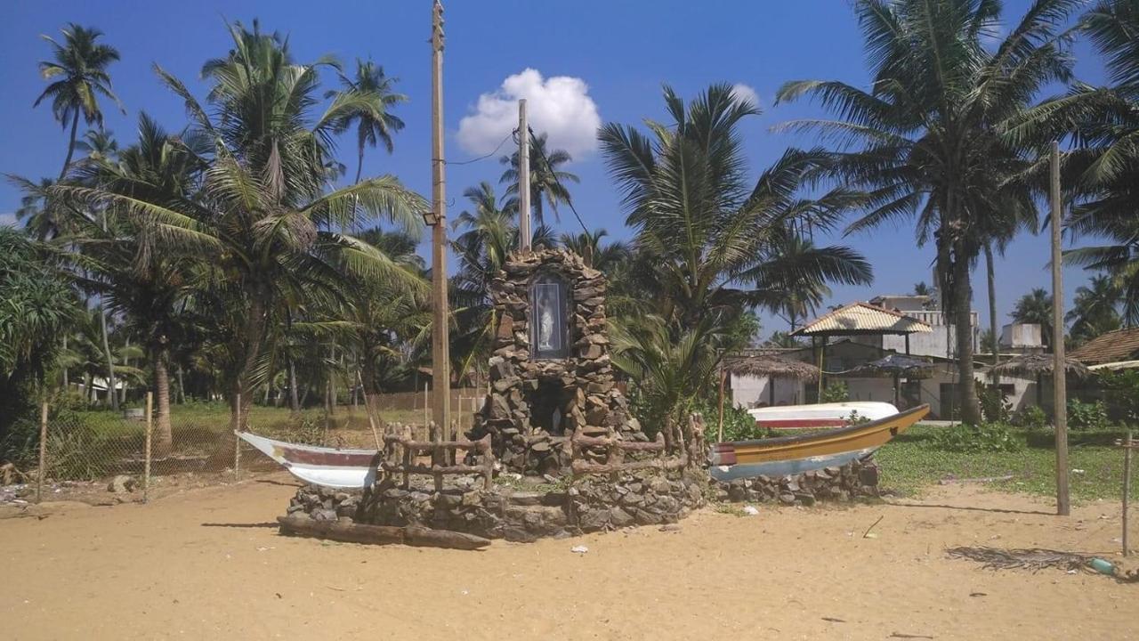Oyo 459 Barasti Beach Resort Kalutara Buitenkant foto