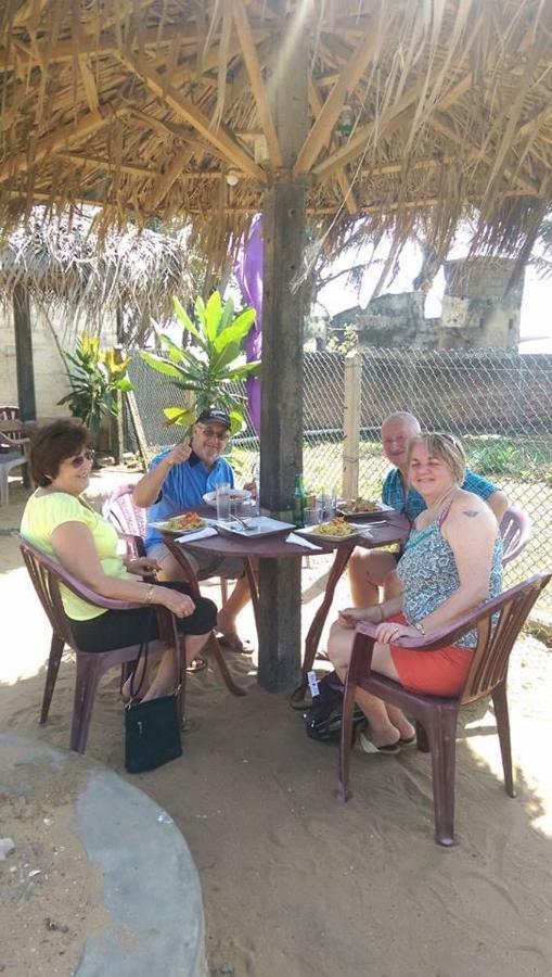 Oyo 459 Barasti Beach Resort Kalutara Buitenkant foto