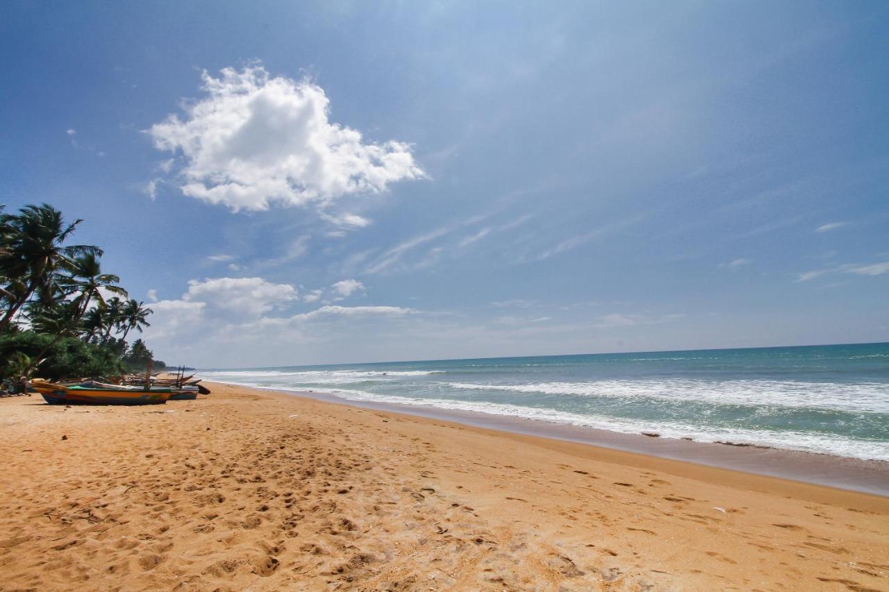 Oyo 459 Barasti Beach Resort Kalutara Buitenkant foto