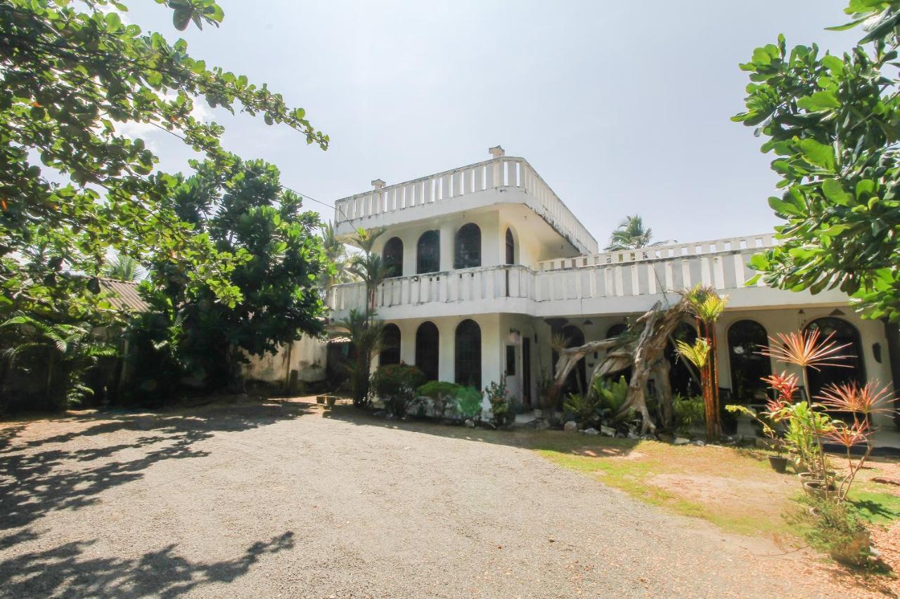 Oyo 459 Barasti Beach Resort Kalutara Buitenkant foto