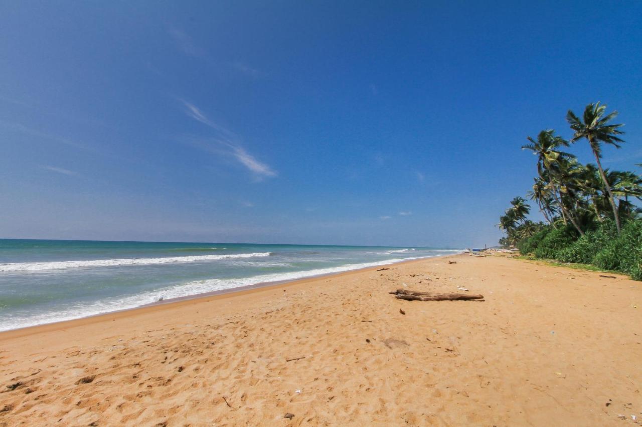Oyo 459 Barasti Beach Resort Kalutara Buitenkant foto
